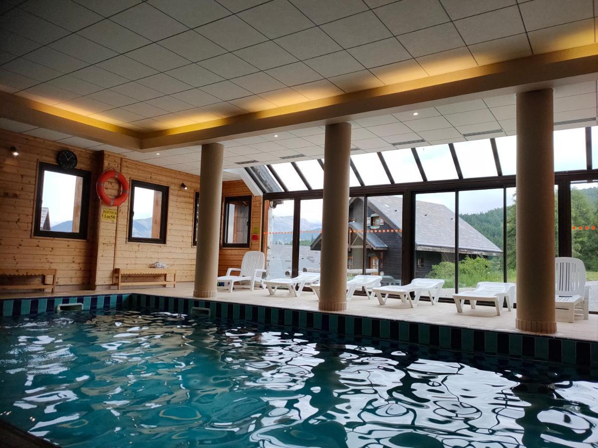 Risoul Appartement 2 Chambres Piscine Balcons De Sirius Luaran gambar
