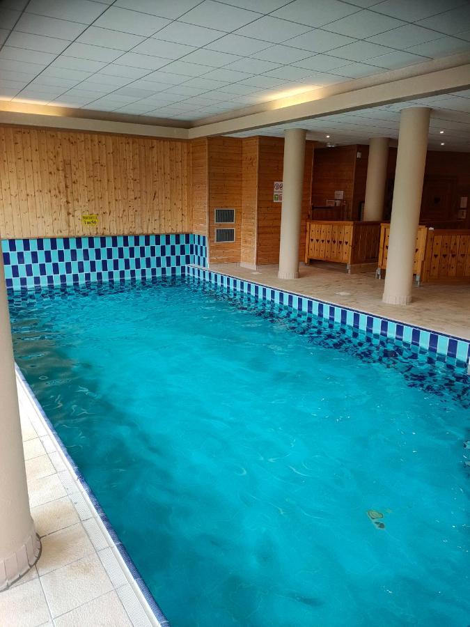 Risoul Appartement 2 Chambres Piscine Balcons De Sirius Luaran gambar